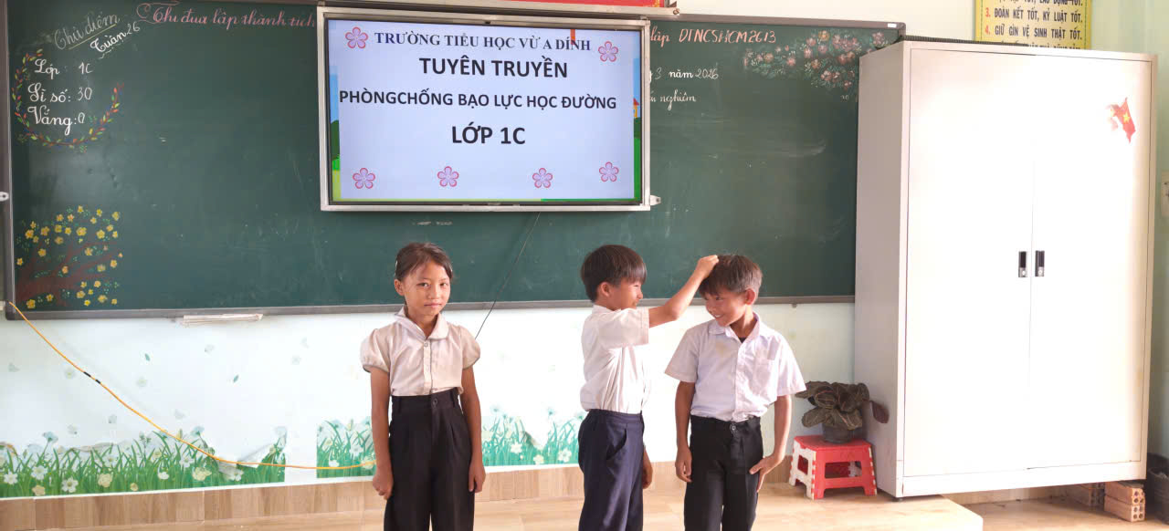 z7639018496888_340a6a2edb31b839870509fa4db5a30b